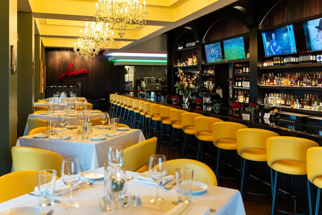 Amore dining room and bar