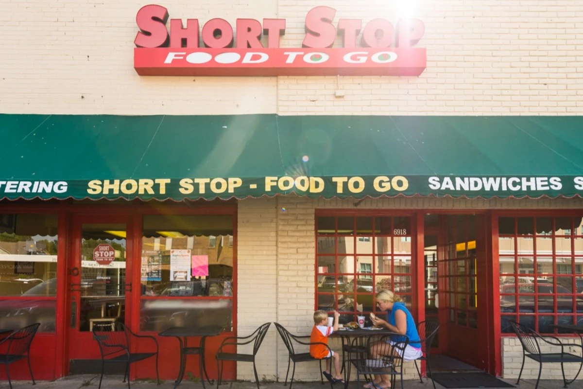 front of the building of short stop food to go