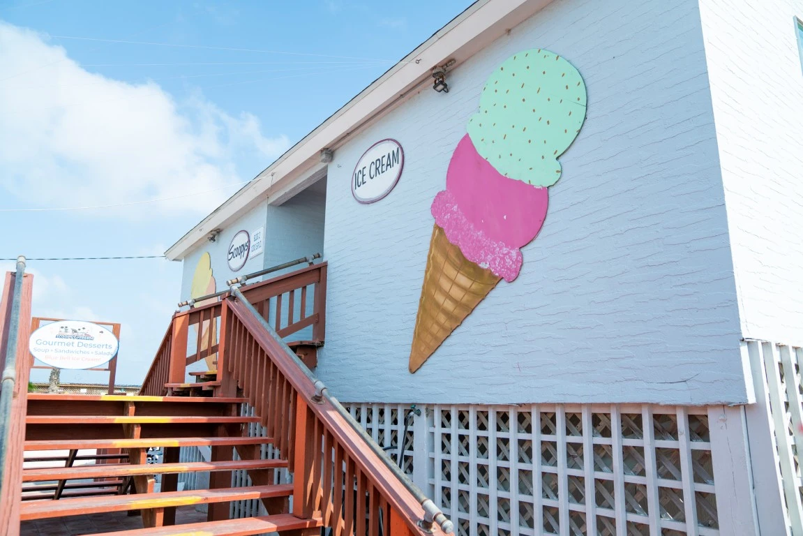 stairs leading to the entrance of Scoopy's