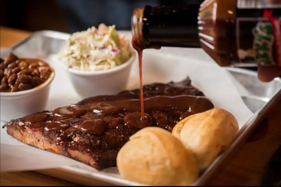 ribs, rolls, and sides