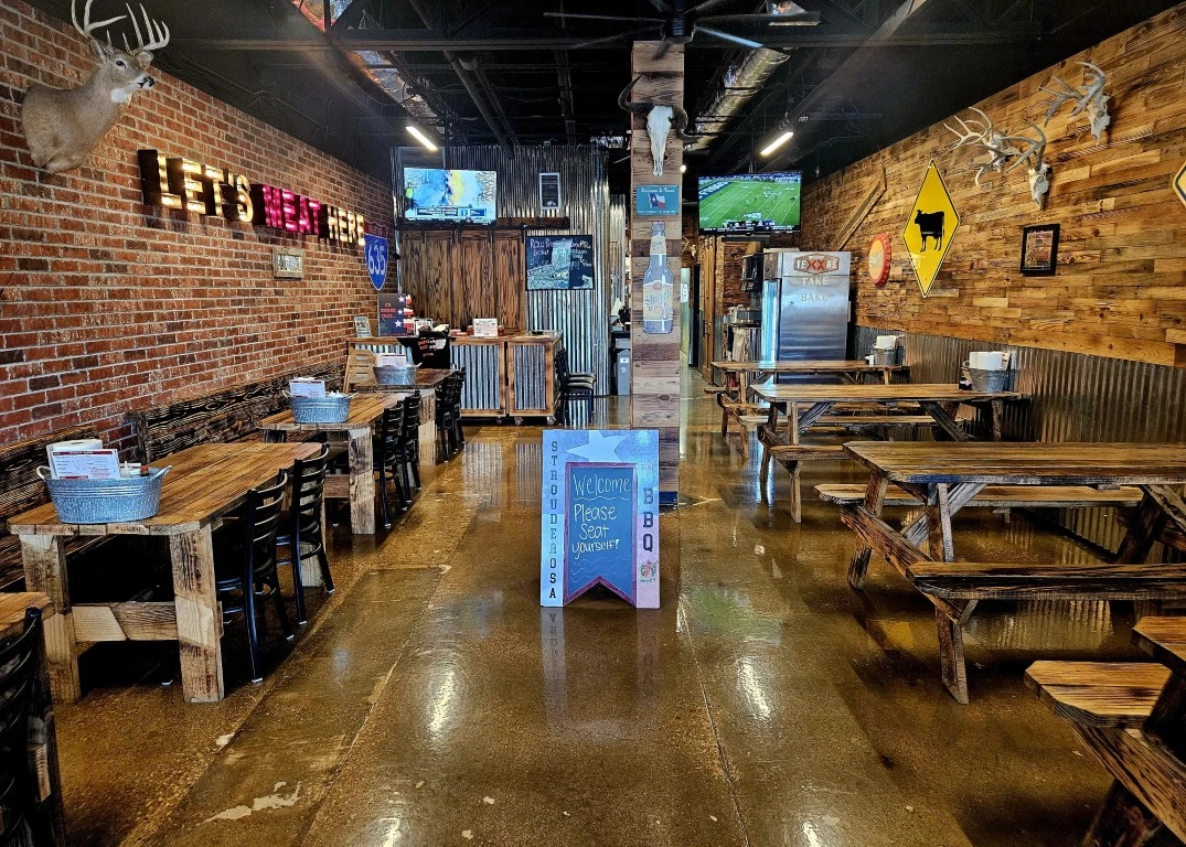 interior view of strouderosa bbq