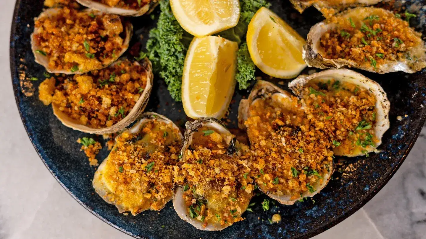 Kyle G's Oyster and Wine Bar dining