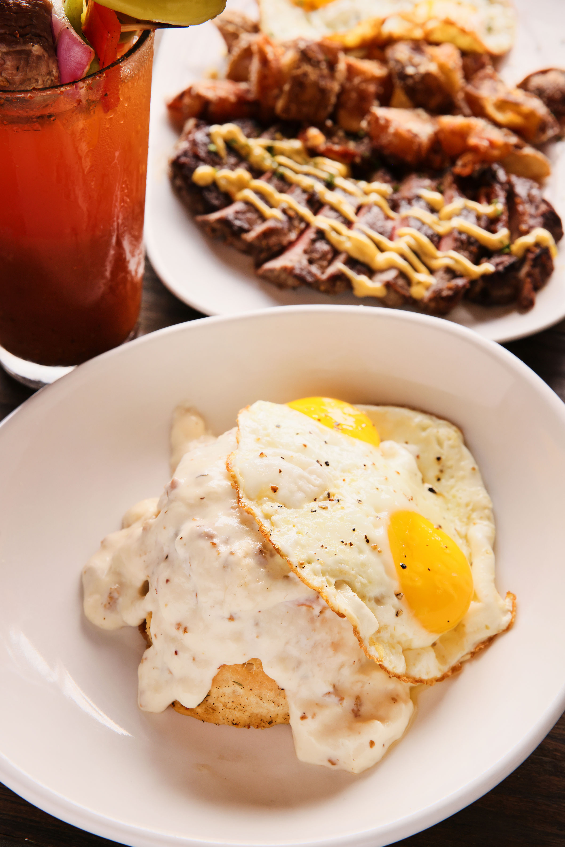 Benny's Biscuits, Egg & Gravy