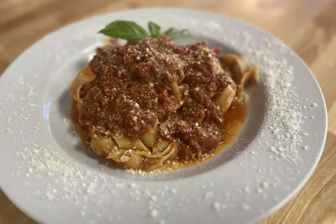 bowl of spaghetti pasta