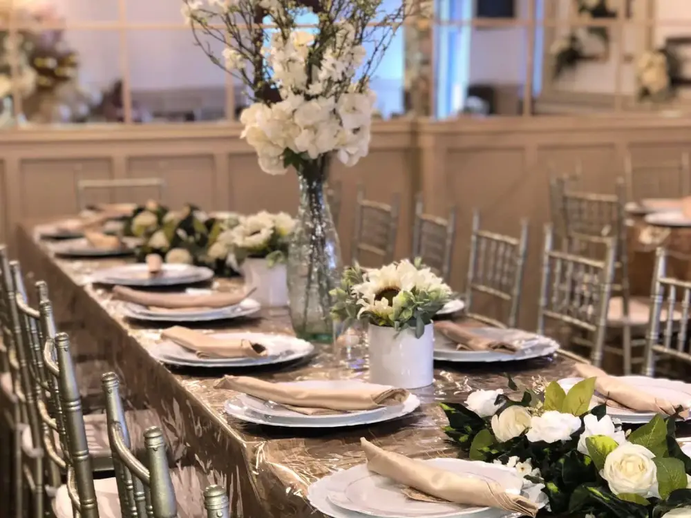 Taqueria-style dining